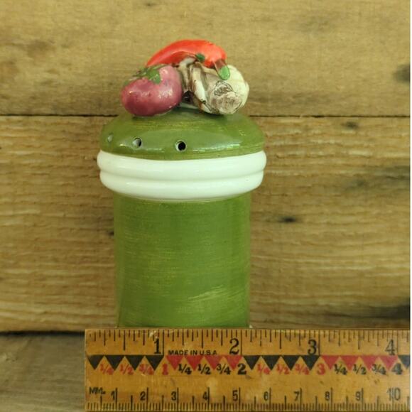 Vintage Garden Harvest by Arnart Salt and Pepper Shakers Made in Japan - Picture 10 of 10